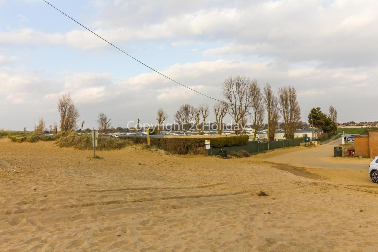 ホテル 8 Berth Caravan For Hire At Heacham Holiday Park In Norfolk Ref 21024F エクステリア 写真